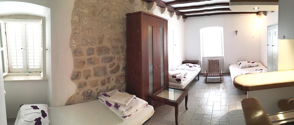 Hostel Angelina Old Town *