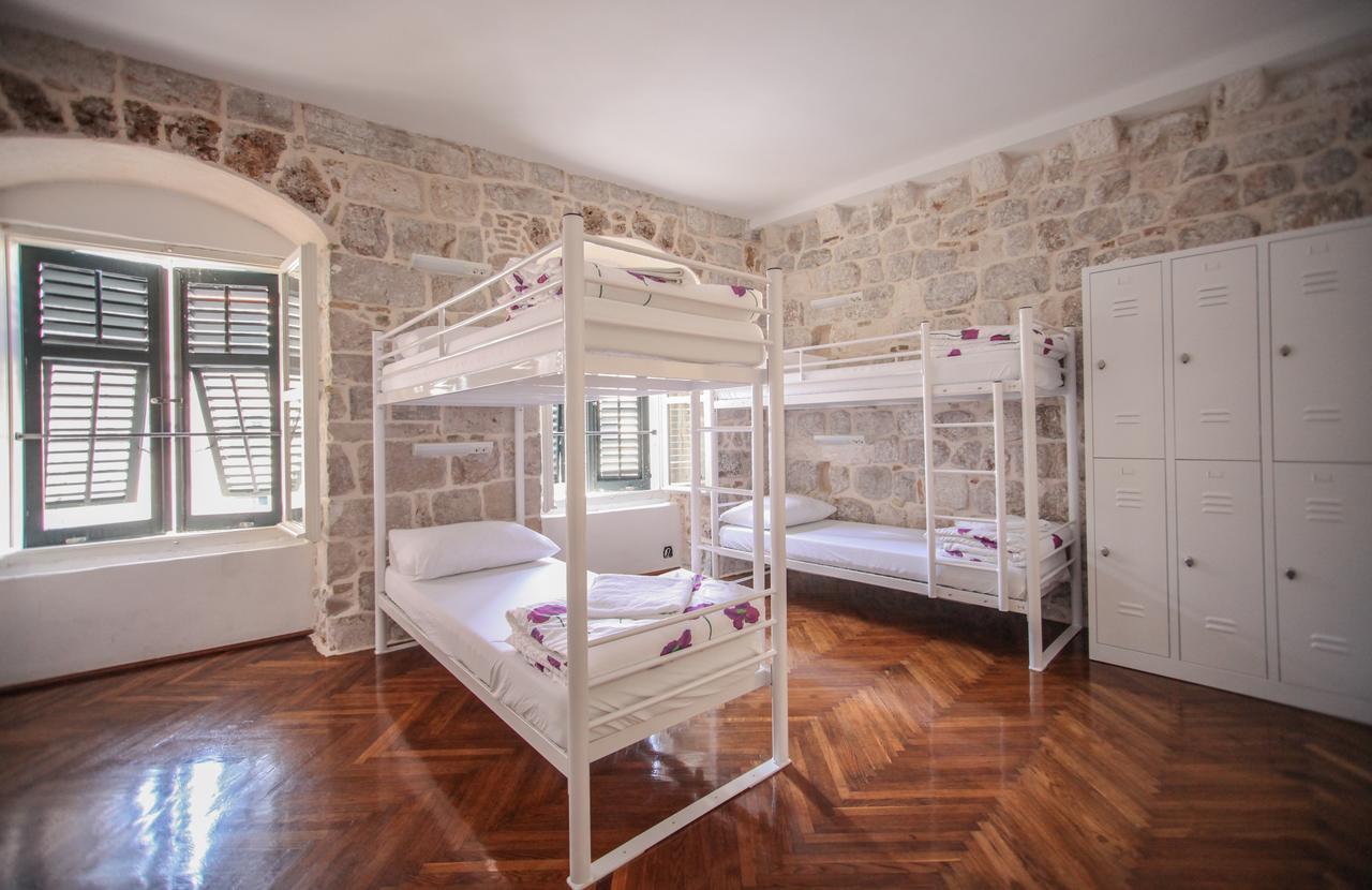 Hostel Angelina Old Town *
